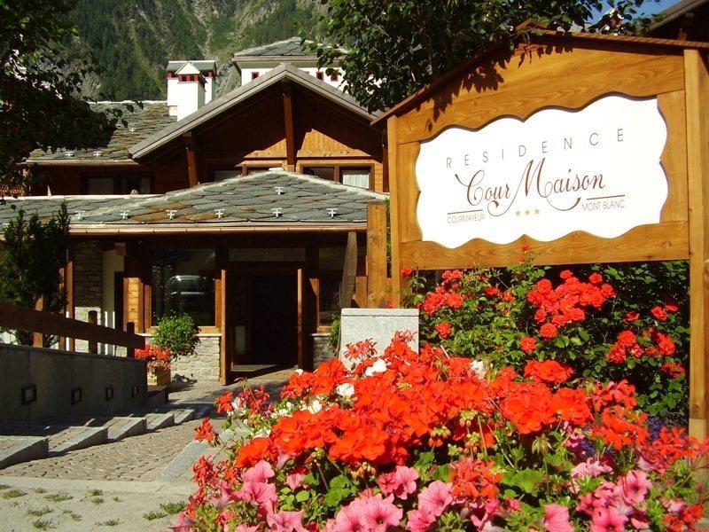 Apartahotel Cour Maison 3*